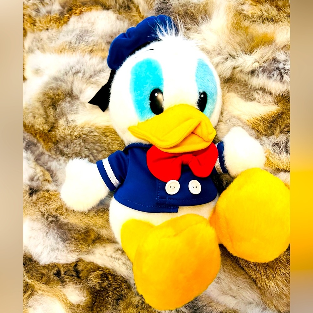 Tokyo Japan Disney Resort Soft Fluffy  Plush Donald  Duck 13”NWOT